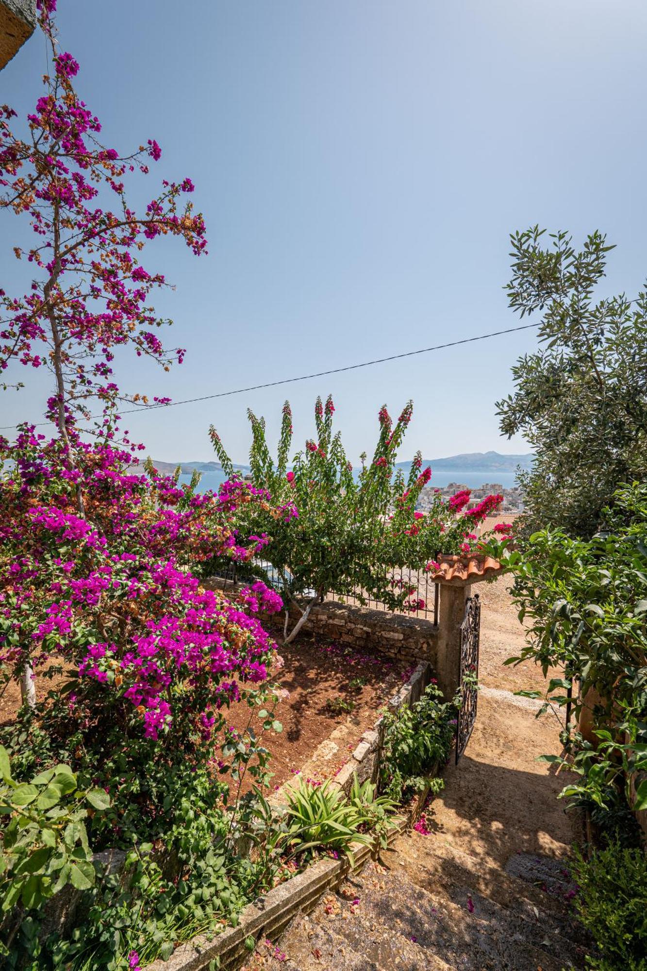 Euphoria Apartments Sarande Exterior photo